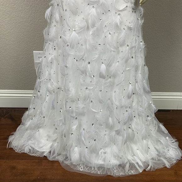 NWT Mac Duggal White Feather Rhinestone Sweetheart Strapless Gown Dress Wedding - Picture 7 of 17